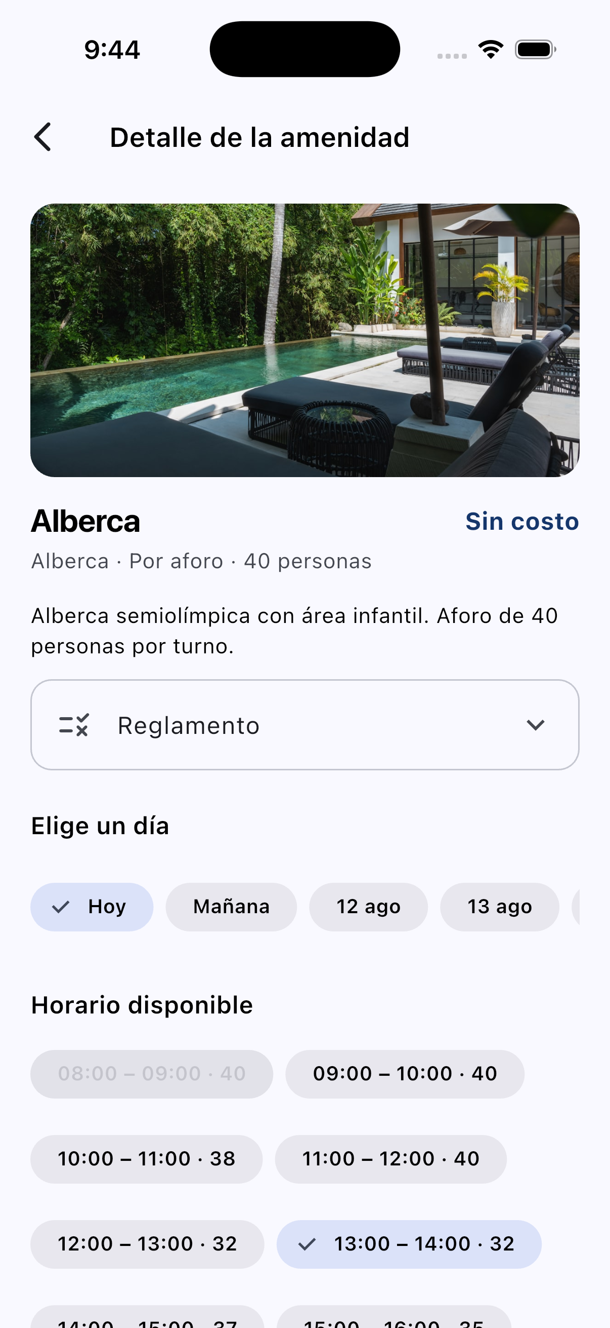 Pantalla de la app con las zonas comunes del condominio disponibles para reservar